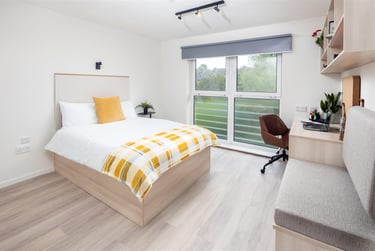 1 bed flat, Crown Station Place, Georgian Quarter, Liverpool, L73LA - Image 3